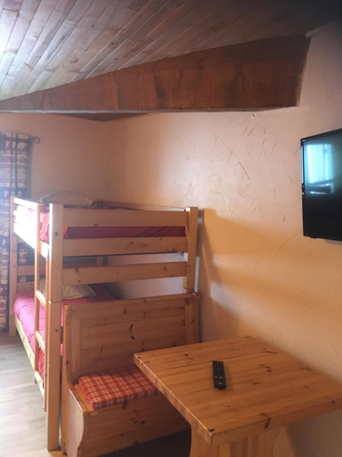 Bedroom 2, Hotel, Le Refuge Napoleon, Hautes-Alpes
