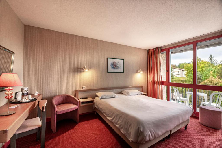 Bedroom 2, Logis Hotel Du Lac, Cantal