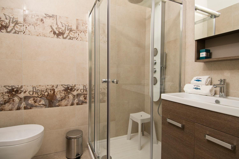 Others 2, Vilu Suite Mare, Bari