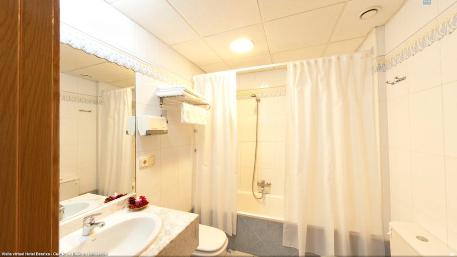 Bathroom 4, Hotel Beratxa, Navarra