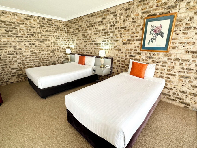 Bedroom 4, Airport Motel Sir Francis Drake, Port Stephens