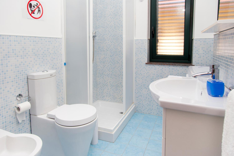 Bathroom 3, Appartamenti Vacanze Mareemare, Messina