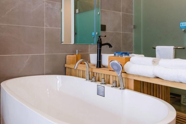 Bathroom 3, Duyun JuZhi · Memory Hotel (Qiannan Normal University), Qiannan Buyei and Miao