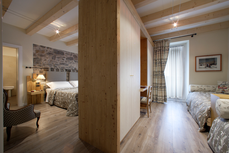 Bedroom, Hotel Savoia, Trento