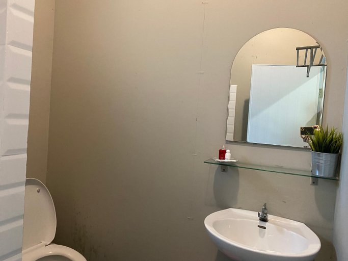 Bathroom 9
