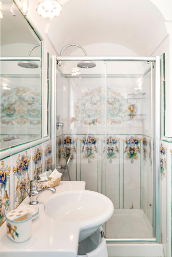 Bathroom 3, Villa San Cosma, Salerno
