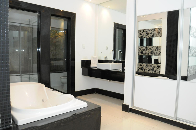Bathroom 5, Fiesta Bahiana Club Hotel, Irecê