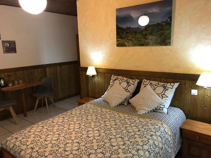 Bedroom 4, AUBERGE DESPRAIRIES, Saint-Joseph
