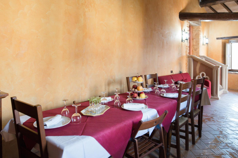 Food & Drinks 4, Giomici Castle, Perugia