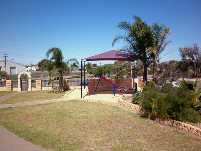 Others 4, New Whyalla Hotel, Whyalla