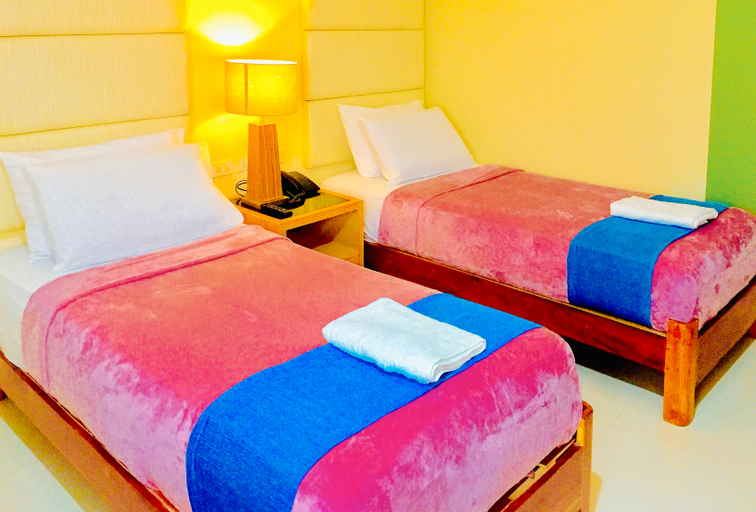 Bedroom 3, Reddoorz Plus @ Abc Landmark Hotel, Makilala