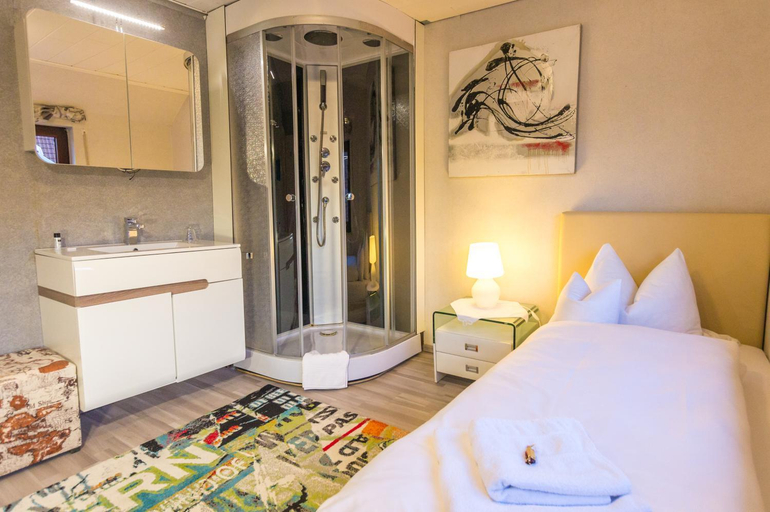 Bedroom 3, Hotel Rosengarten, Ostalbkreis