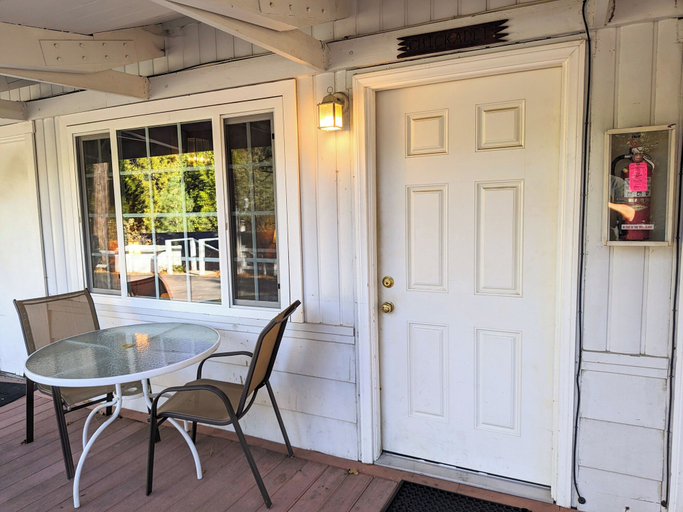 Others 4, Bluebird Cottage Inn, Riverside