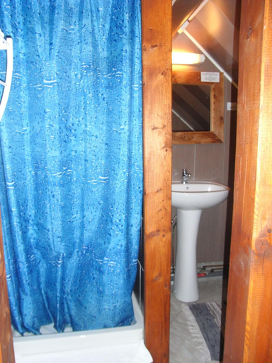 Bathroom 3, Hotel Le Terminus, Isère