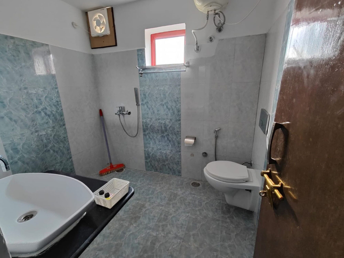 Bathroom, Goroomgo Bagora Heights Palampur, Kangra