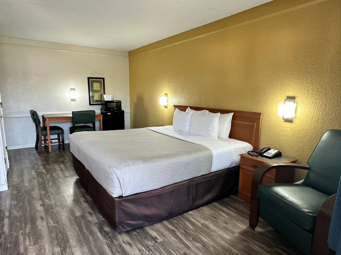 Bedroom 3, Baymont by Wyndham Nacogdoches Near University, Nacogdoches