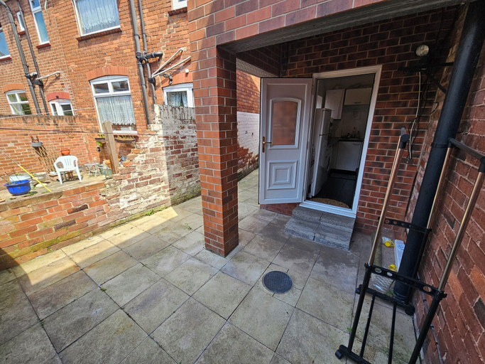 Exterior & Views 2, 41 Buckingham road, Doncaster
