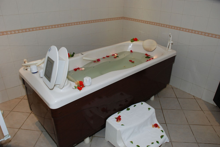 Bathroom 5, Alhambra Thalasso, Bouficha