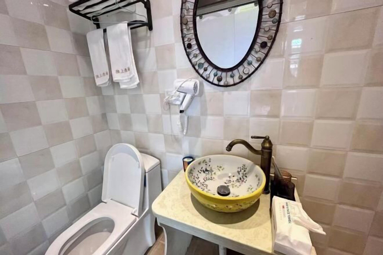Bathroom 7