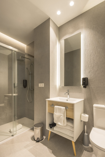 Bathroom, Mon Suites Jardin de Ayora, Valencia