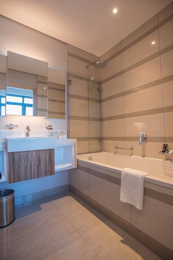 Bathroom 4, The Capital Pearls, eThekwini