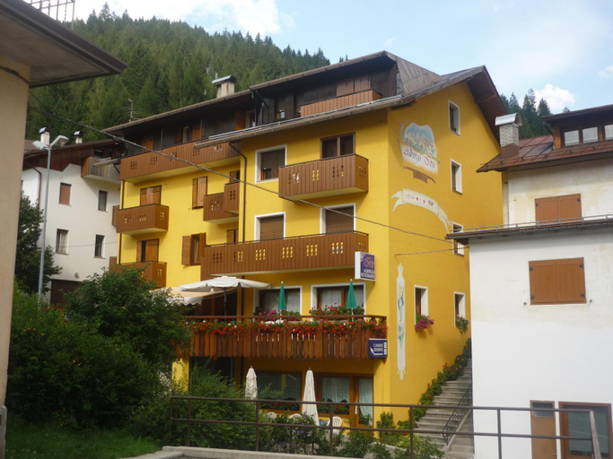 Others 5, Albergo Ristorante Iris, Belluno