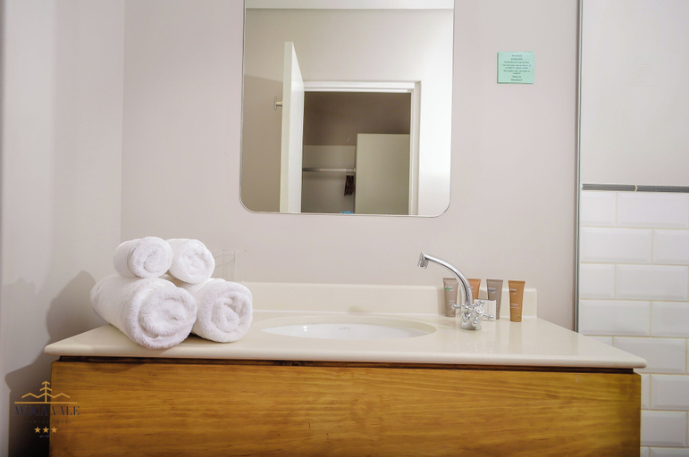 Bathroom 5, Avoca Vale Country Hotel, Vhembe