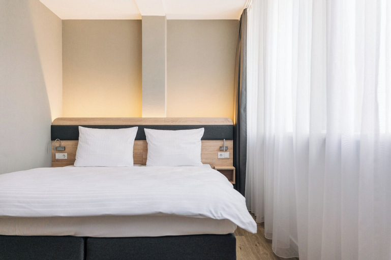 Bedroom 16