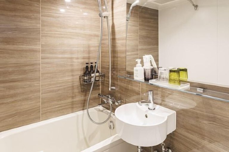 Bathroom 18