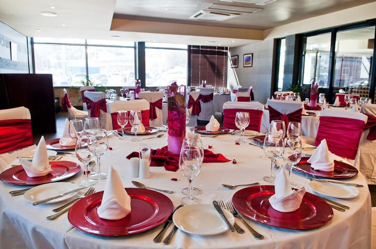 Food & Drinks 4, Hotel Thuringerhof, Windhoek East