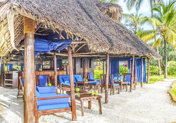 Food & Drinks 5, Breezes Beach Club & Spa, Kusini