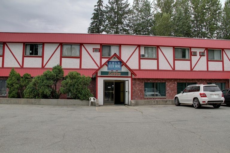Exterior & Views 2, Villagers Inn, Kootenay Boundary