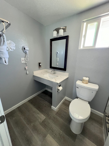 Bathroom 4, Sea Garden Inn Pismo Beach- San Luis Obispo, San Luis Obispo