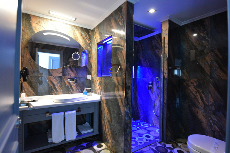 Bathroom 5, Assos Kervansaray Hotel - Special Class, Ayvacık