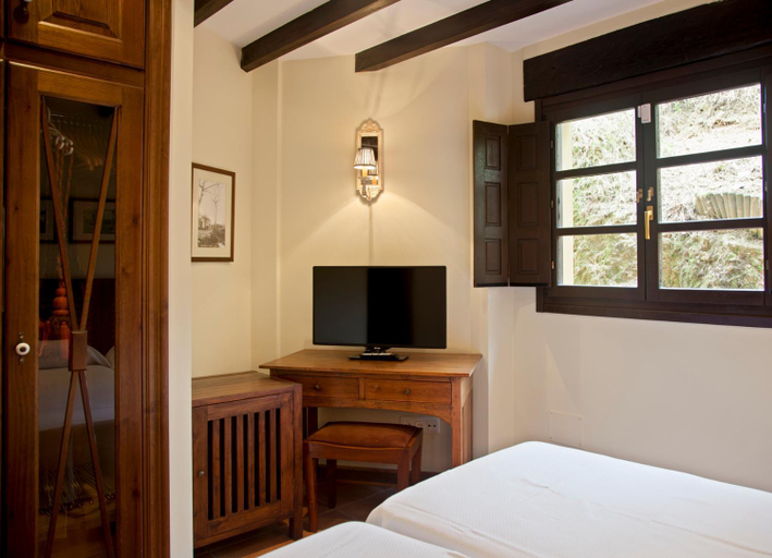 Bedroom 2, Hotel The Island, Asturias