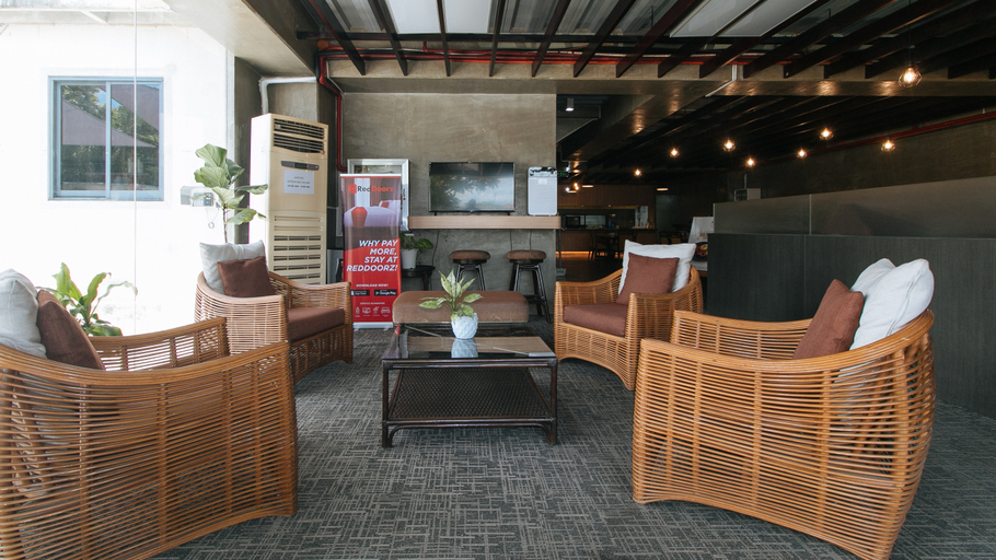 Public Area 5, Reddoorz @ Insular Square Mandaue City, Mandaue City