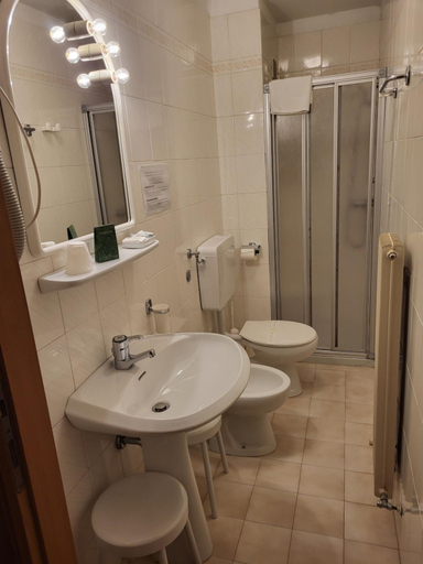 Bathroom 4, Albergo Meuble Tarandan, Udine