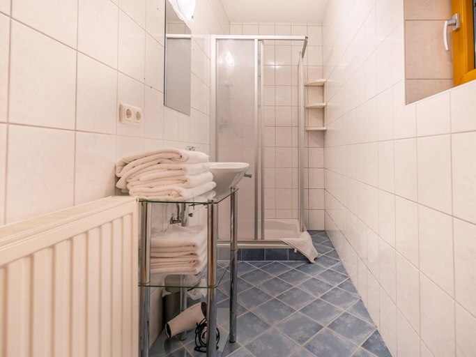 Bathroom 3, Quiet Flat With Terrace in Neustift Im Stubaital, Innsbruck Land