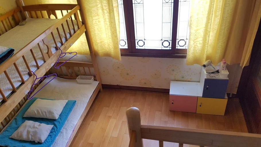 Bedroom 4, Spring Flower Guesthouse, Seogwipo