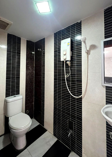 Bathroom 4, Bukit Beruntung Business Hotel, Hulu Selangor