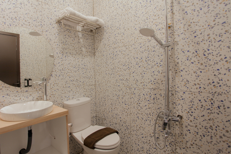 Bathroom 4