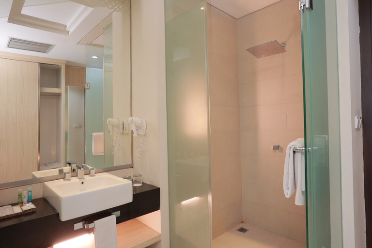 Bathroom 10