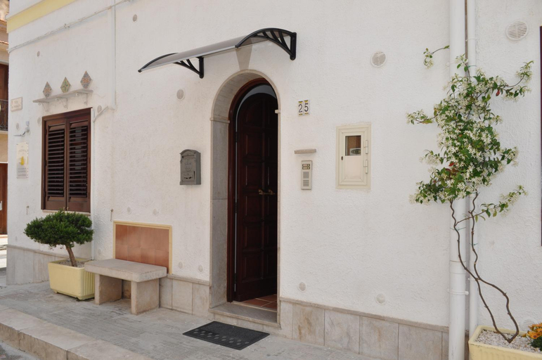 Others 3, B&B Jasmin, Trapani