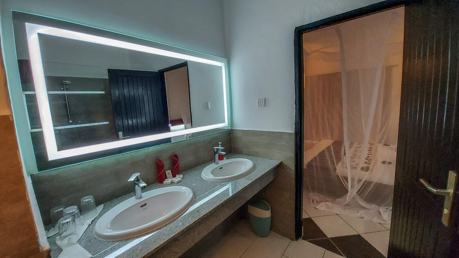 Bathroom 5, Diani Sea Resort - All Inclusive, Msambweni