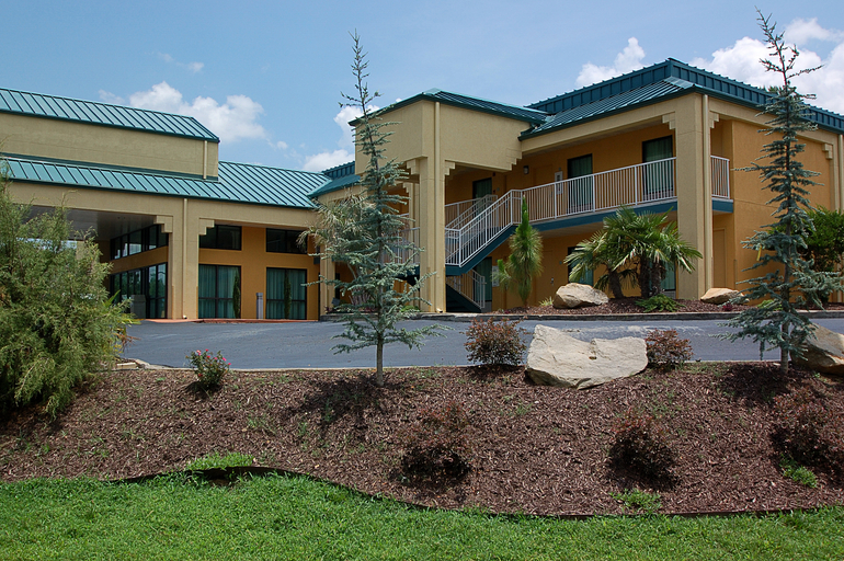 Exterior & Views 2, Welcome Inn, Baldwin