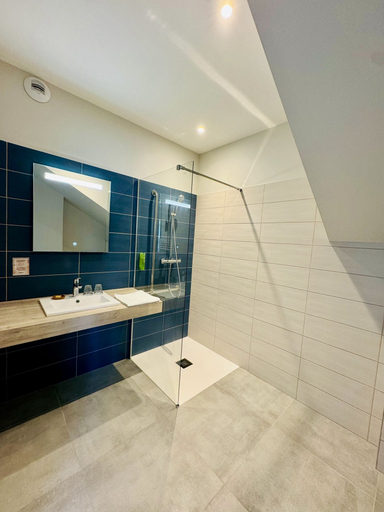 Bathroom 3, Naéco Erdeven, Morbihan