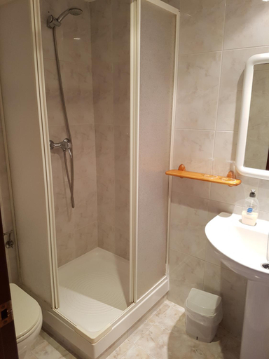 Others 5, Hostal Arenal, Cantabria