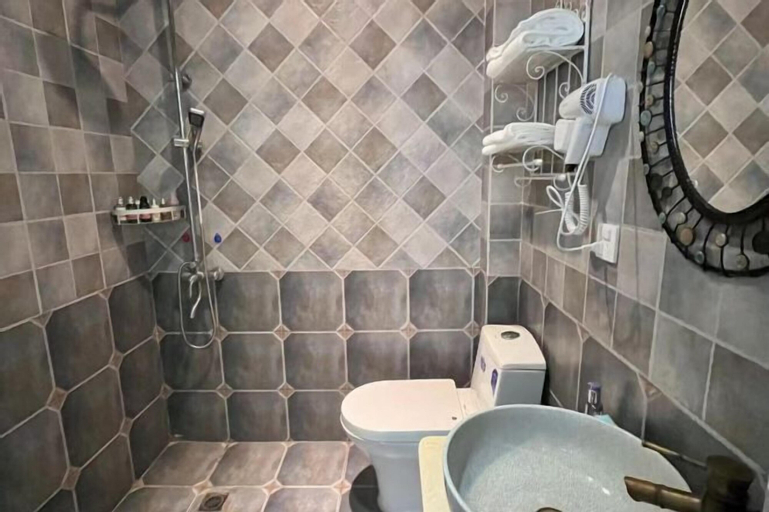Bathroom 4
