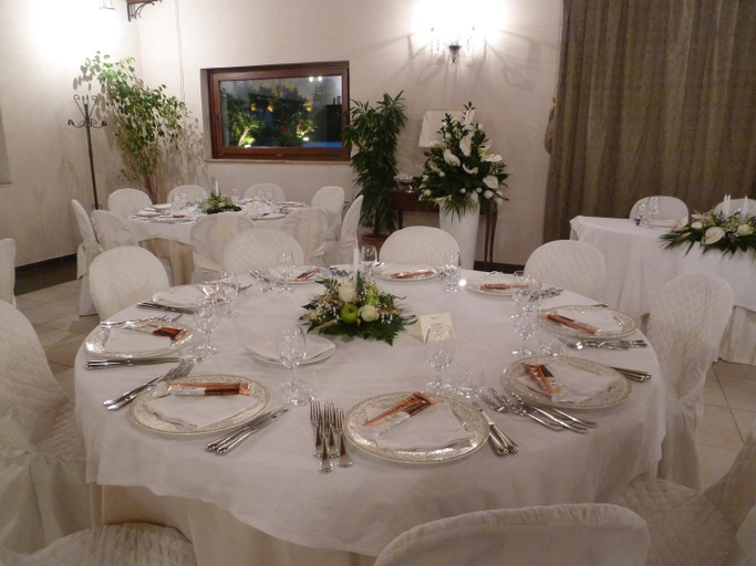 Food & Drinks 4, Silva Suri, Ragusa