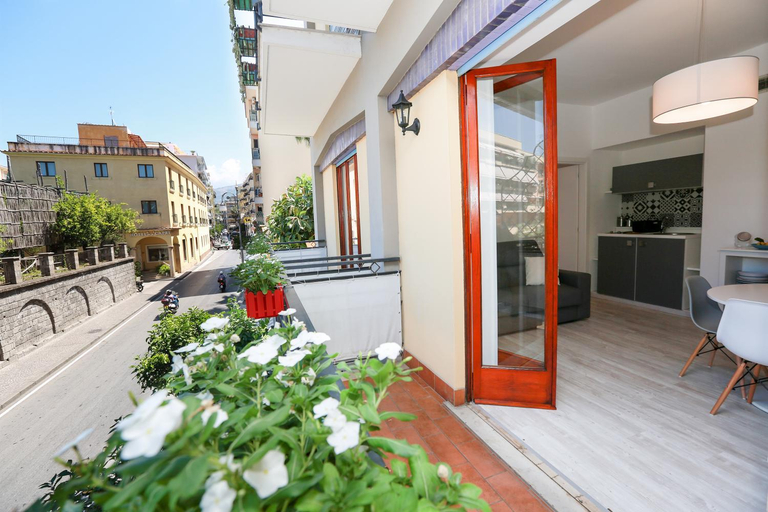 Others 3, Flower Suites Sorrento, Napoli